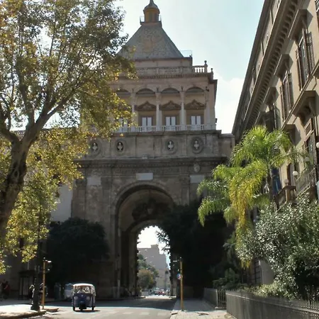 Bed & Breakfast I Vicini Della Cattedrale 3*