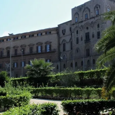 I Vicini Della Cattedrale 3* باليرمو