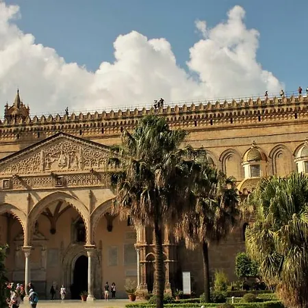 I Vicini Della Cattedrale فندق مبيت وإفطار 3*